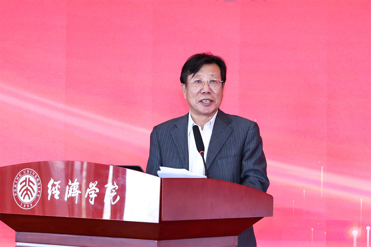 编辑后:图8 董波发表大会演讲.jpg