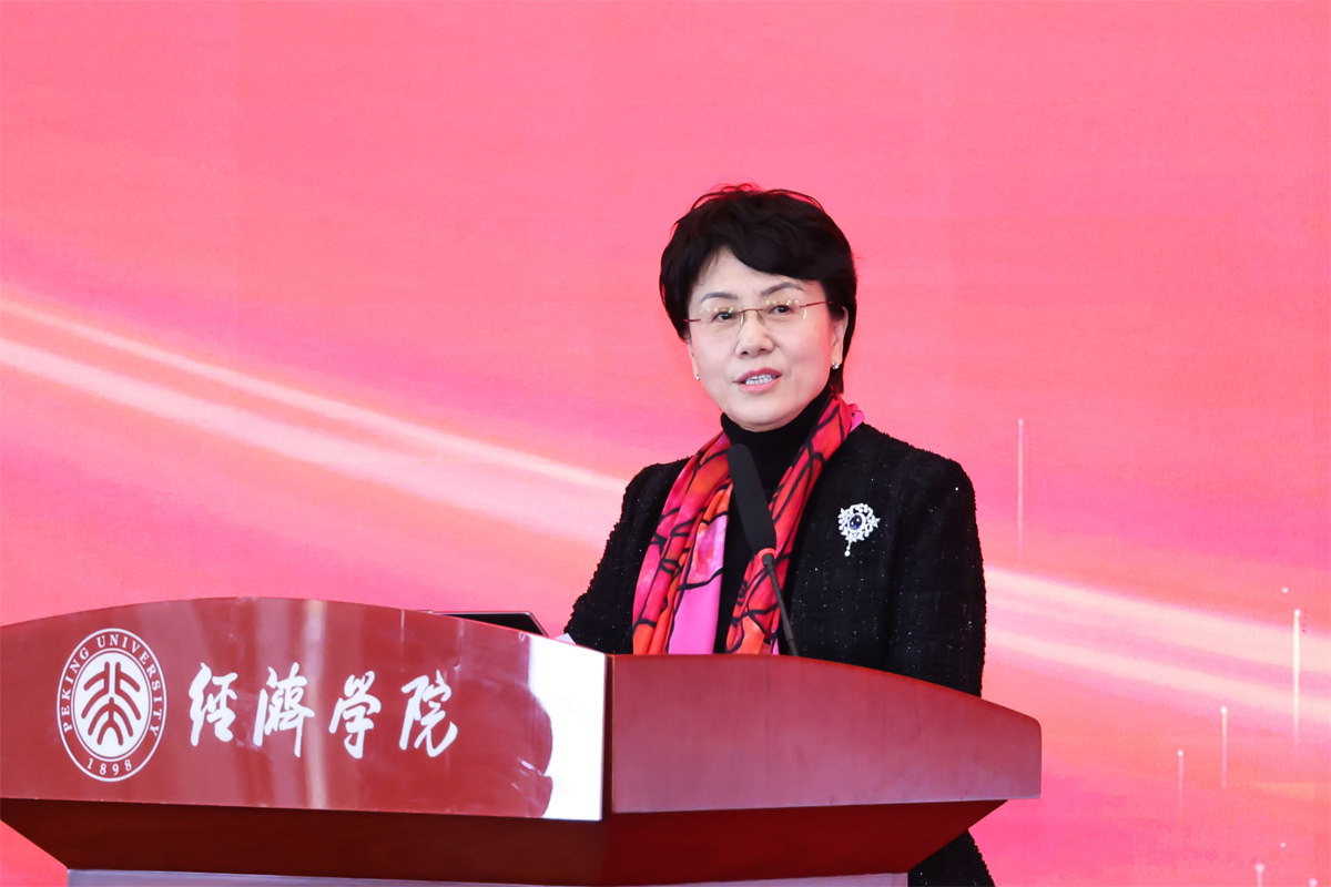 编辑后: 图3 孙祁祥发表开幕致辞.jpg
