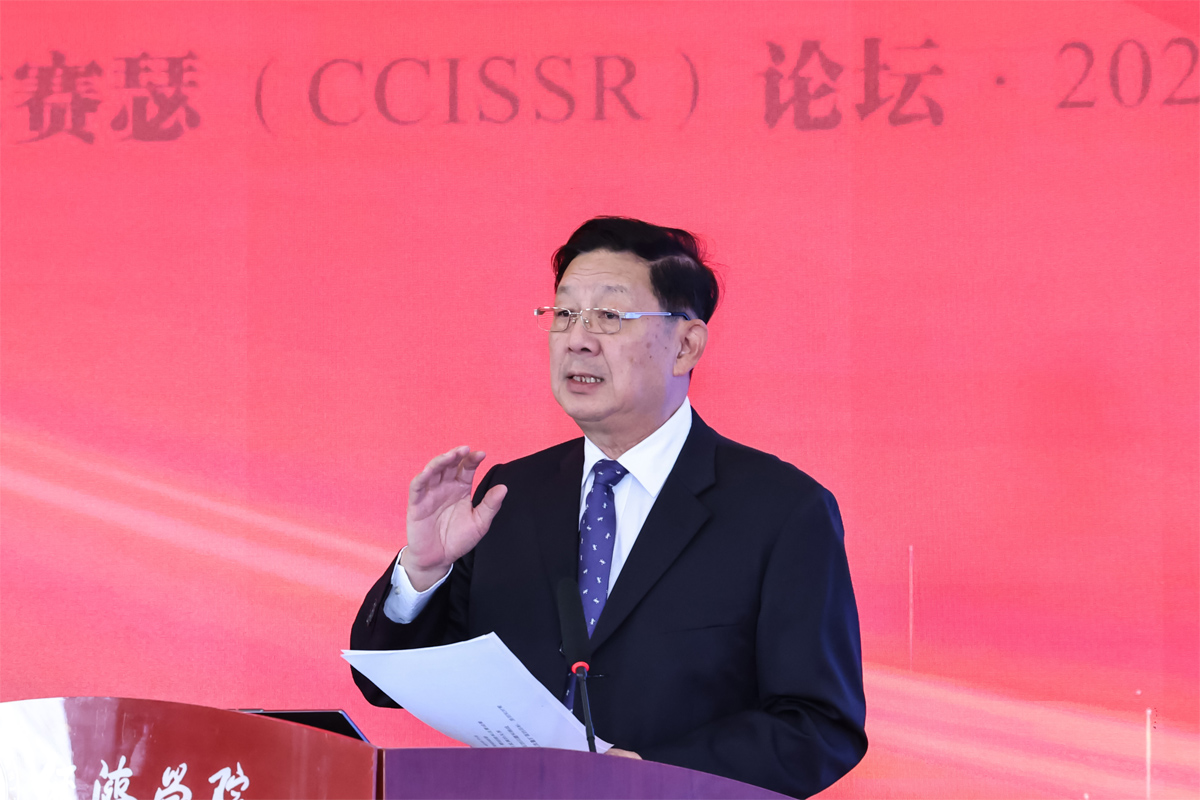 编辑后:图7 胡晓义发表大会演讲.jpg